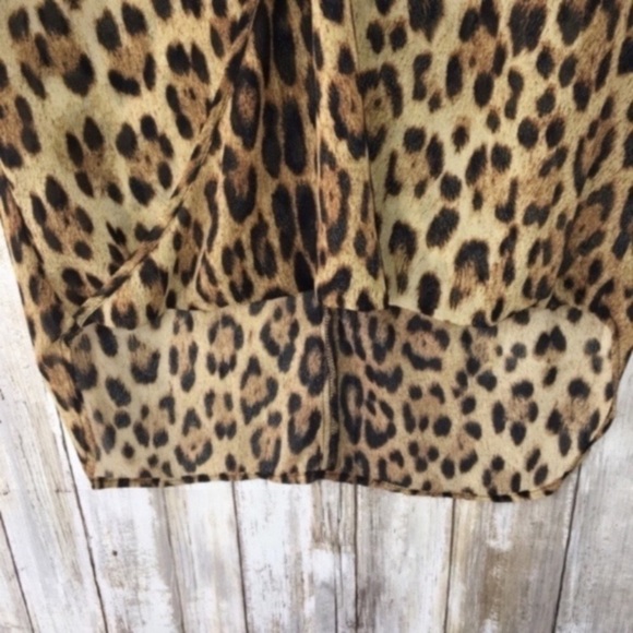 WAYF Cheetah High Low Drop Blouse - Picture 2 of 5